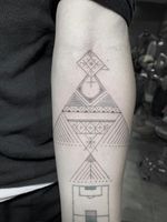 Tattoo by Scott Campbell #ScottCampbell #geometrictattoos #geometric #sacredgeometry #linework #fineline #tribal #dotwork #nativeamerican #bird #abstract #symbol