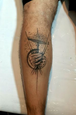 Tattoo de baterista #bateria #drummer #thortattoo #Black #blackwork #blackworktattoo #brasiltattoo #brasiltattoo #realism #realistc #realismo #lineworktattoo #linework #realismtattoo 