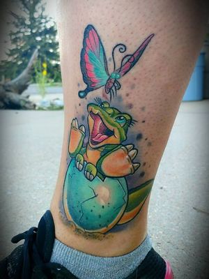 Adorable ducky from Land before Time all healed up! Most definitely one of my favorite childhood movies.Swipe to see Petrie and Spike...Sarah and Little Foot are still up for grabs! Hit me up if you want them! #landbeforetime #landbeforetimetattoo #ducky #duckytattoo #littlefoot #dinosaurlover #dino #dinosaurtattoo #dinosaur #dinotattoo #dinosaurs #dinosofinstagram #jurrasicpark #jurrasicworld #coloradoart #coloradolife #coloradoartist #colorado #coloradonature #coloradotattoo #coloradotattooartist #coloradoliving #art #artist #ladytattooer #cartoonlove #cartoon #cartoontattoo