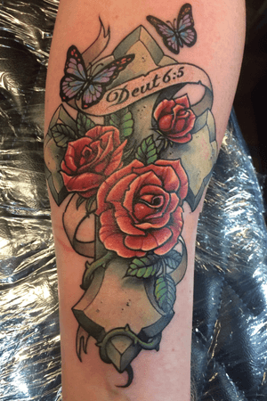 Cross and Roses 