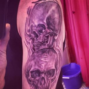 Started on the sleeve on my right arm yesterday evening. Just this little bit is just down right sinister. Cant wait to finish it 