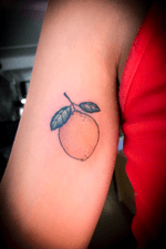 Little #lemon under the armpit #colourtattoo #fruittattoo 