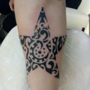 Maori star' made with single coil tattoo machine, 7/35 for lines & 7/MT to fill it.#tatuagem #tribal #pontinha #carnide #pt