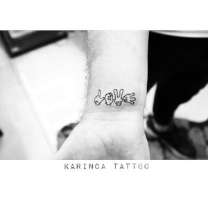 "Love" with Mickey's hands 🐭👌🏻Instagram: @karincatattoo#karincatattoo #black #mickey #love #minimal #little #tiny #tattoo #small #tattoos #tattoodesign #tattooartist #tattooer #tattoostudio #tattoolove #tattooart #tattooed #wrist #inkedup #cool #disney #istanbul #turkey #dövme #dövmeci #kadıköy #art