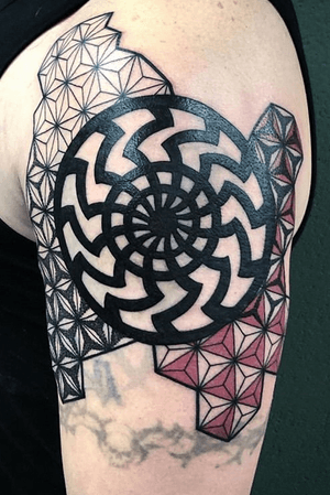 Done by Bertin Rens (cover up of an old tattoo) @swallowink @balmtattoo_benelux @iqtattoo #blackngrey #graphictattoo #graphicdesign #mandala  #tattoos #tattooart #inked #colortattoo #art #dotwork #dotworktattoo #tattoo #ink #inkstagram #tattoos #totaluktattoo #tattrx #tattoodo #tatoeage #thebesttattooartists #tattooart #tattooartist #geometrictattoohunter #omfgeometry #dailydotwork #geometrip