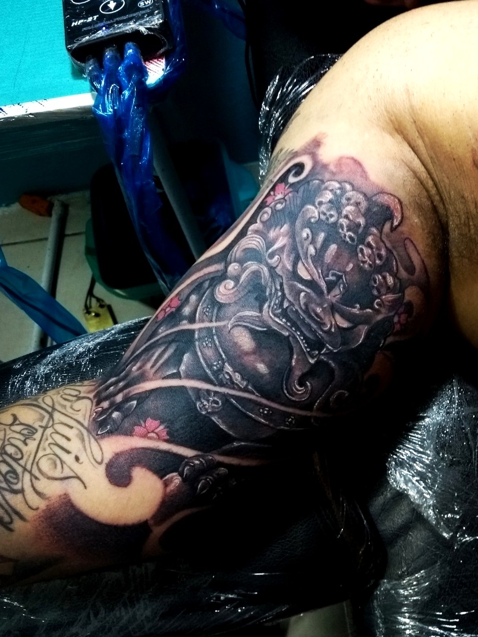 Tattoo uploaded by Kevin MalaFama • Leon de fu tattoo Perro de fu tattoo •  Tattoodo