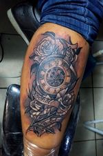 Reloj tattoo Rosas tattoo Black work