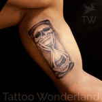 #hourglasstattoo #momentomori @sandydexterous @tattoowonderland #youbelongattattoowonderland #tattoowonderland #brooklyn #brooklyntattooshop #bensonhurst #midwood #gravesend #newyork #newyorkcity #nyc #tattooshop #tattoostudio #tattooparlor #tattooparlour #customtattoo #brooklyntattooartist #tattoo #tattoos #hourglass #momentomoritattoo