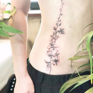  @tattooing_nature #tattooingnature #tattooistjayeon #korea #koreatattoo #flower #cat #geomatic #fineneedle #seoul #hongdae #iteawon #nature 