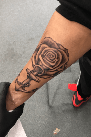 Anchor & Rose 📍💉 #atlanta #tatoo 