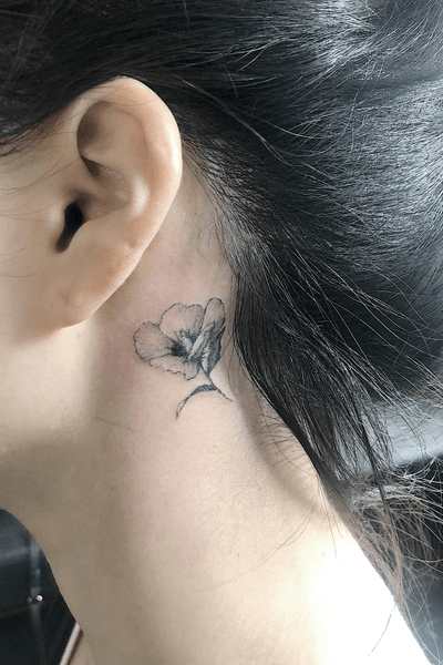  @tattooing_nature #tattooingnature #tattooistjayeon #korea #koreatattoo #flower #cat #geomatic #fineneedle #seoul #hongdae #iteawon #nature #flowertattoo 