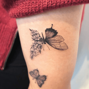 @tattooing_nature#tattooingnature #tattooistjayeon #korea #koreatattoo #flower #cat #geomatic #fineneedle #seoul #hongdae #iteawon #nature  #butterfly #butterflytattoo 