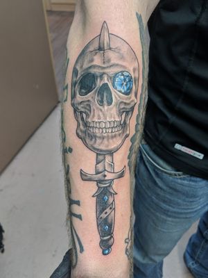Skull, dagger and gem