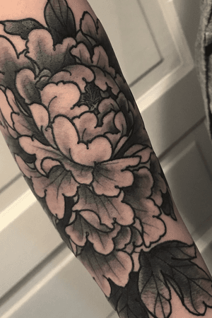 I love tattooing peonies