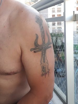 Quiero hacerme una armadura con este tatuaje el pecho y la espalda 
