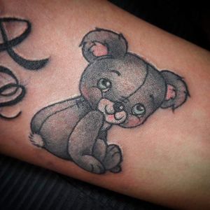 Cutie Bear #littlebear #cutie #cuddle #lovely #colors #tattoo #italiantattoer  #ink #inked #inkedmuscles #kiaverossa www.inkedmuscles.it Prenota online il tuo tattoo