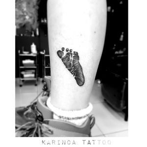 👣Instagram: @karincatattoo#karincatattoo #new #footprint #daughter #tattoo #tattoos #tattoodesign #tattooartist #tattooer #tattoostudio #tattoolove #ink #tattooed #istanbul #turkey #dövme #dövmeci #kadıköy #foot #mom #black