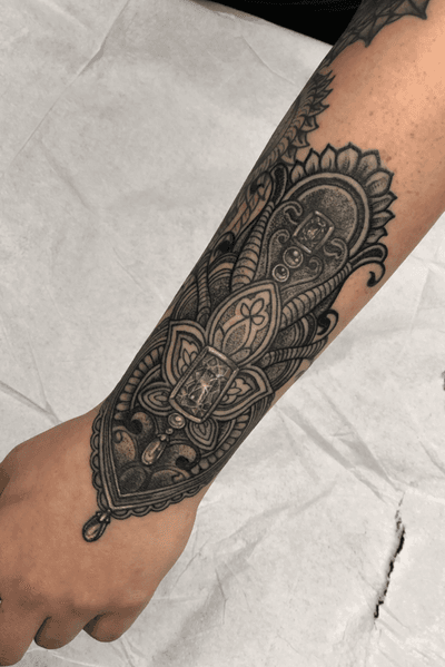 Healed geometric wristlet ornate ornamental gem tattoo jewel tattoo blackwerk