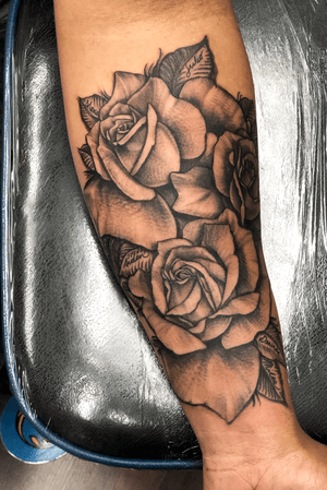 Black and grey roses texture 