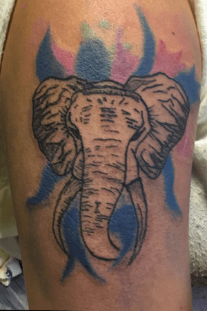 elefante realista en el hombro, primera sesion de dos