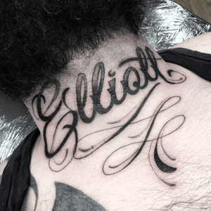 Some throat script on my boy jake its all about family #script #lettering #necktattoo 