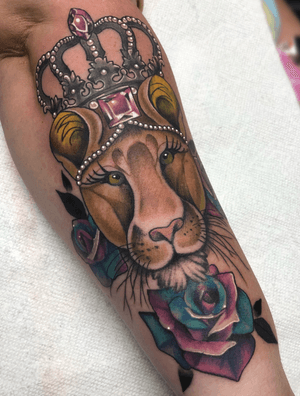 Neo traditional jeweled lioness 