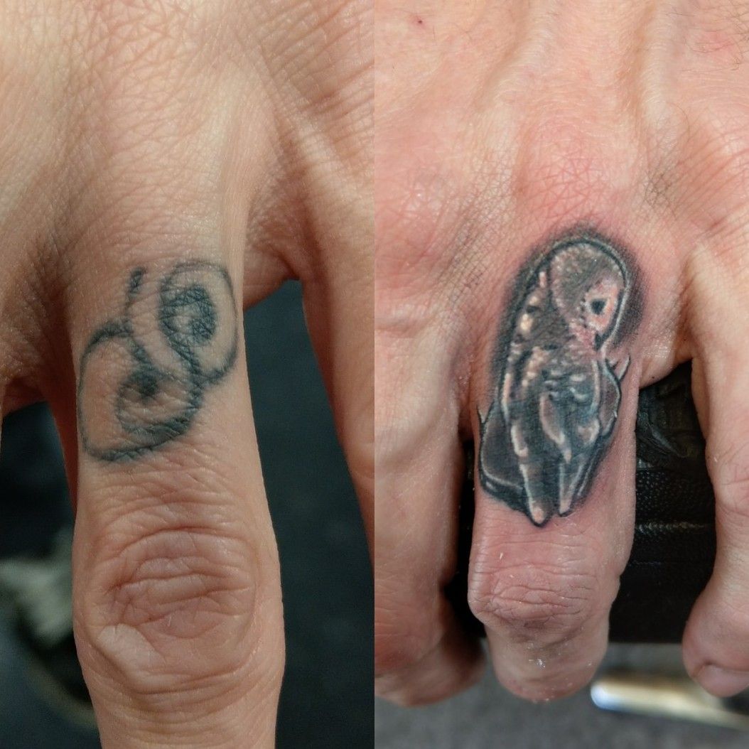 21 Owl Tattoos On Fingers