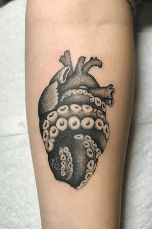 Stippled heart and tentacles 