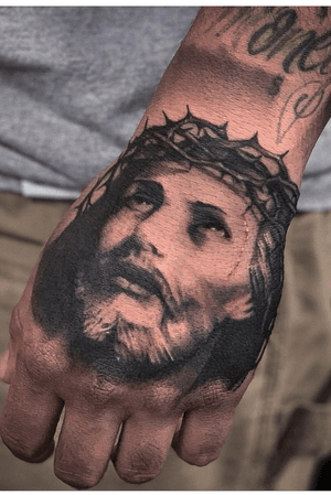 Jesus Piece ! #blackandgreytattoo #religioustattoo #JesusChrist #handshot #realism #portrait #portraittattoo 