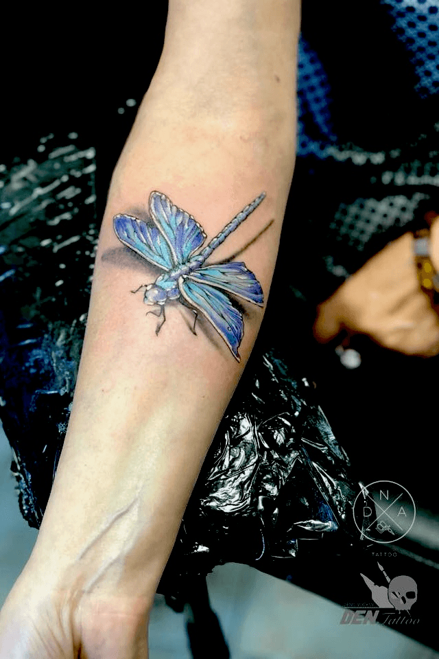 Tattoo Defender Malta  The dragonfly is a very ancient elegant insect  that flies gracefully It is born in water as a larva and transforms to fly  in the air Therefore different