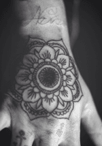 Little mandala #mandala #hand #tattooartist #eztattoo 