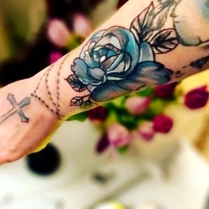 #abstrackte Rose #Aquarell style #watercolourstyle #verlauf #tattoo #rose #farbe #germantattooer#natur #follow #followforfollower #blackandgrey#instatattoo #instgood # #ink #inked #inkedwoman #tattooedgirls #germantattooer #artist #ambassador #tattoodo 
