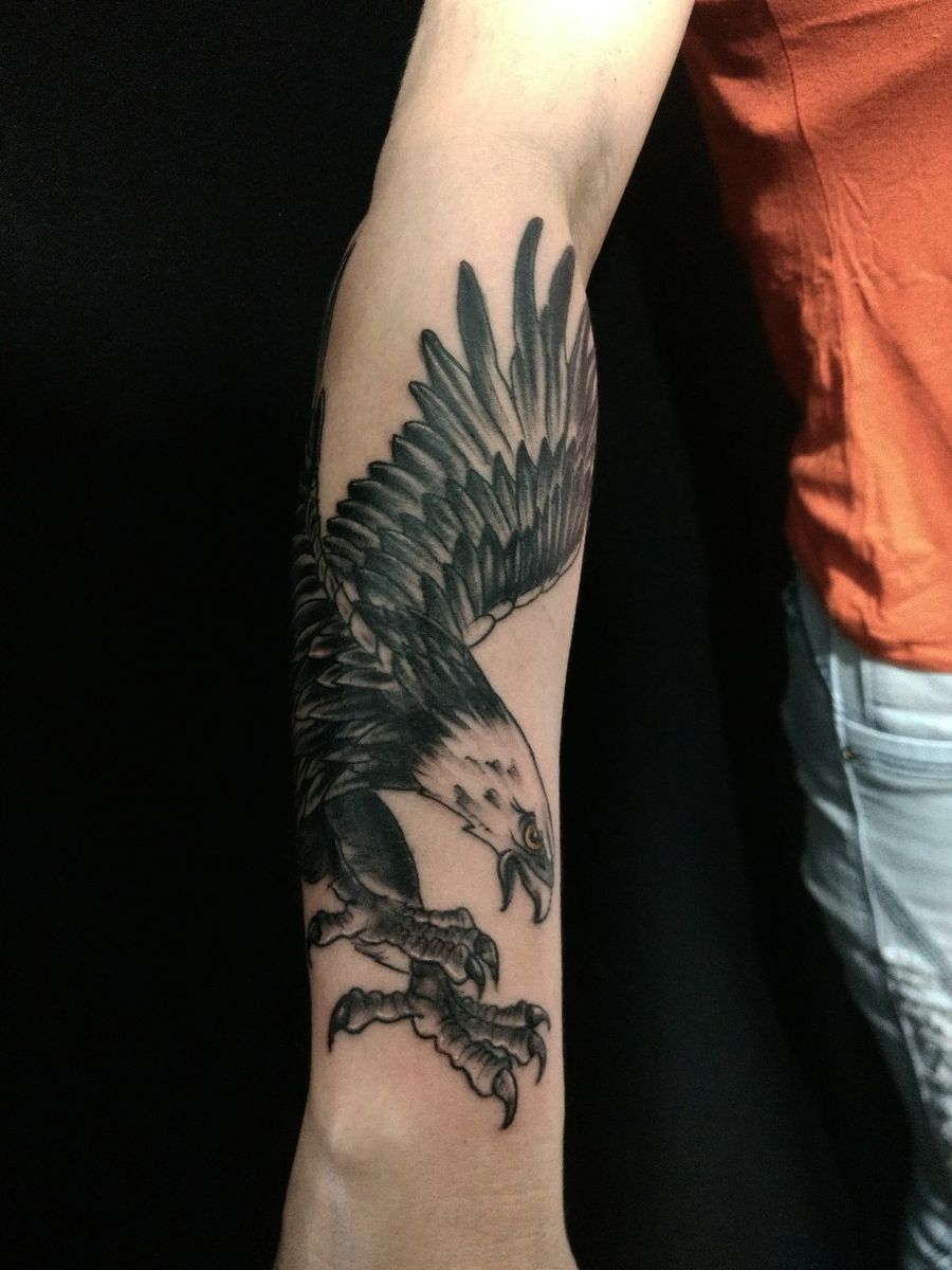 Tattoo uploaded by Rubens Fish • Eagle tattoo Águia tattoo Eagle tattoo ...