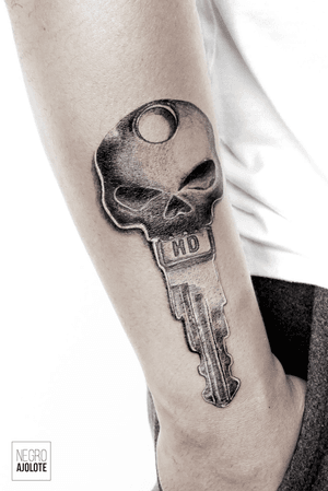 #skulltattoo #skull #tattoodesign #harleydavidson #keytattoo 