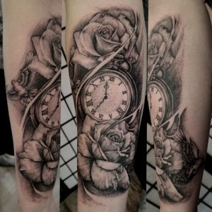 Clock and rose with doves