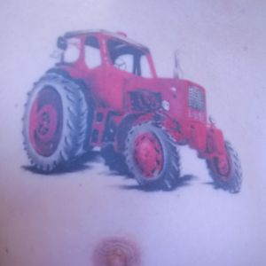 Traktor auf der linken Brust. Gestochen von Micha im Ink and pain in Leipzig. #traktor #tractor #belarus #mtz52  #inkandpain #leipzig #micha #meinerstes