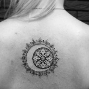 Солнце и луна - два основных источника энергии на Земле.▪#тату #солнцеилуна #trigram #tattoo #sunandmoon #inkedsense #tattooist #кольщик