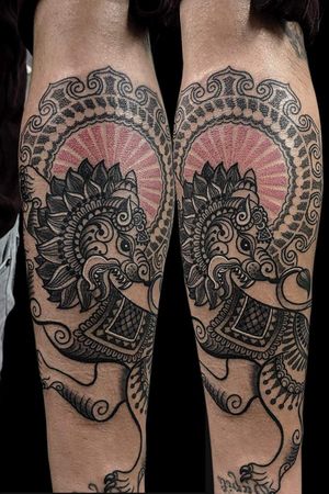 #bongostyle lion #mandala i did at the Heartwork Tattoo Festival 2018 - won an award for this piece on the final day of the convention.thank you for looking.www.obi1art.comhttps://www.facebook.com/obi1art/on Instagram as obi1.0 #germany #germanytattoo #kolkatatattoo #kolkata #bongostyletattoo #liontattoo #ornamentaltattoo #mannheimtattoo #mandalatattoo #dotworktattoo #ramsteinairbase #Indiantattoo #indiantraditionaltattoo  #tattoo #heartworktattoofestival @trust_mannheim @heartworktattoofestival @prisoninkdk @stockholminkbash @tatowiermagazin @tattoo_expo_bologna @cleanyskin_tattoo_wipes @squidster_skinmarker