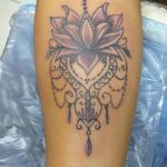 Flor de lotto 🌸🔪🔪 @rafa.blueinktattoo en Instagram #blueinktattoo #blueinktattoooficial #tatuajes #tattoo #ink #inktattoo #eternalink #dinamicink #tatuajespuebla #ezrevolution #ezcatridges #ezcartuchos #applof #eztattooing #flores #tatuadorespoblanos #flordeloto #lotus #lotusflower #tattoogirl #tattoochicas blue ink tattoo Rafael González 🇲🇽 citas y cotizaciones whats app 2225480847 inbox página Facebook https://www.facebook.com/blueinktattoooficial/n