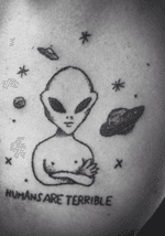 Alien handpoke #handpoke #tattooartist #tattooart #stickandpoke #alien 