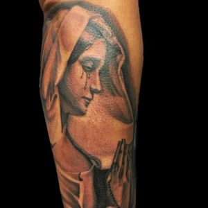 Mother mary #religioustattoo #blackandgrey #tattoo #art #orangecountytattooartist #inlandempiretattooartist #blackandgreytattoo #mothermary 