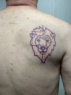 Trabajo realizado en buenavida tattoo ...#tattoo #tats #tattoolife #tattuaggio #tatuaje #tattooed #lines #lineas #cordoba #argentina #lion #leon #king #rey