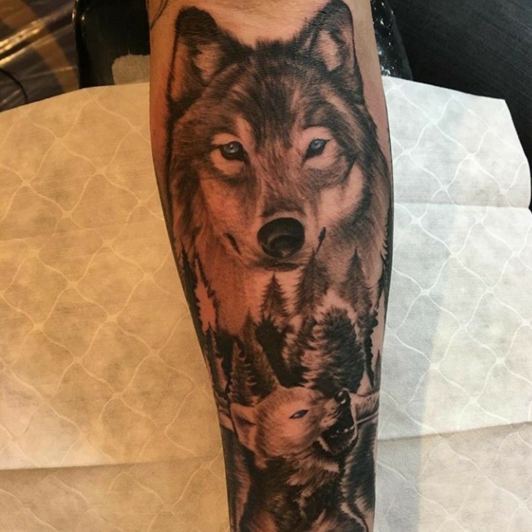 Pin by agathe rohmer on Projets  Wolf tattoo design Wolf tattoos Animal  sleeve tattoo