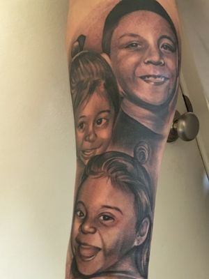 Family #religioustattoo #blackandgrey #tattoo #art #orangecountytattooartist #inlandempiretattooartist #blackandgreytattoo #portrait #portraittattoo #familytattoo #family 