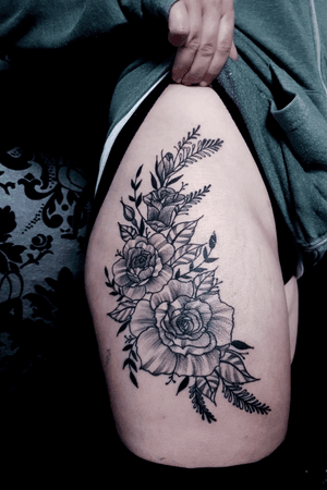 Healed.    Follow me on instagram @walysoncruzink                 #floral #flower #flowers #peony #peonies #TattooGirl #tattooartist #tattoo