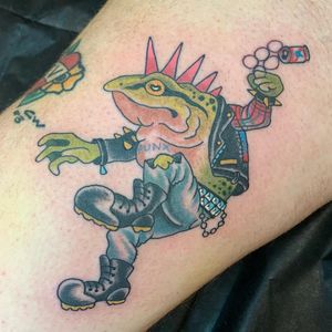Tattoo by Justin aka xstillillx #Justin #xstillillx #frogtattoos #toadtattoos #frogs #toads #animals #amphibian #nature #color #illustrative #punk #beer