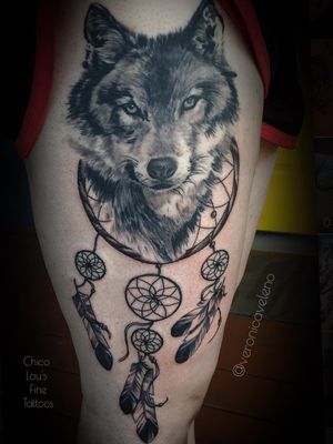 Black and gray (gray scale) wolf and dream catcher by @veronicahahntattoo 