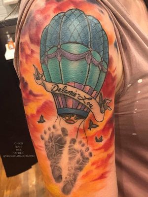 Hot air balloon foot print tattoo by @Veronicahahntattoo 