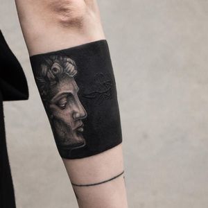Tattoo by Ruslan Vereshagin #RuslanVereshagin #squaretattoos #square #shape #framed #frame #blackandgrey #sculpture