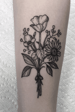 Little bouquet of flowers. #tattoo #tattoos #blackandgreytattoos #inkedmag#myinkaddict #lasvegas #tattooworkers #tattooartist #inked #blacktattoo #tattooart #worldofpencils #artist #floral#floraltattoo #lasvegastattoo #lasvegastattooartist #dotwork #iblackwork #artist #inked #peony #blxink #peonytattoo #wildflowers#crosshatch#blackworkerssubmission